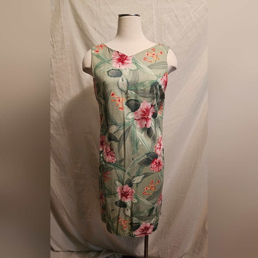 Caribbean Joe, Floral Dress, Size Medium,  Tropical,  Green/Pink. V-Neck